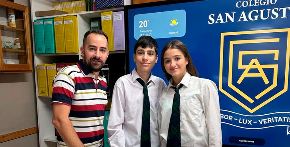 Estudiantes de secundario argentinos crean un bastón inteligente único en el mundo para personas ciegas