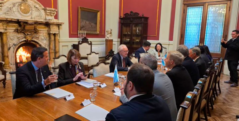 Uruguay evaluará reubicar la megaplanta de hidrógeno verde que amenaza a Colón