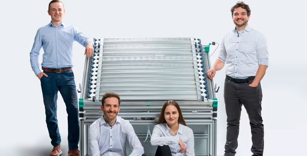 El panel que fabrica hidrógeno verde solo con agua y sol