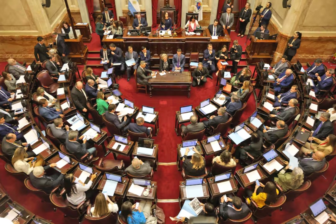 Venta de Tierras a Extranjeros sin Límites y Desalojos Exprés: El Senado Debate la Inviolabilidad de la Propiedad Privada en Argentina